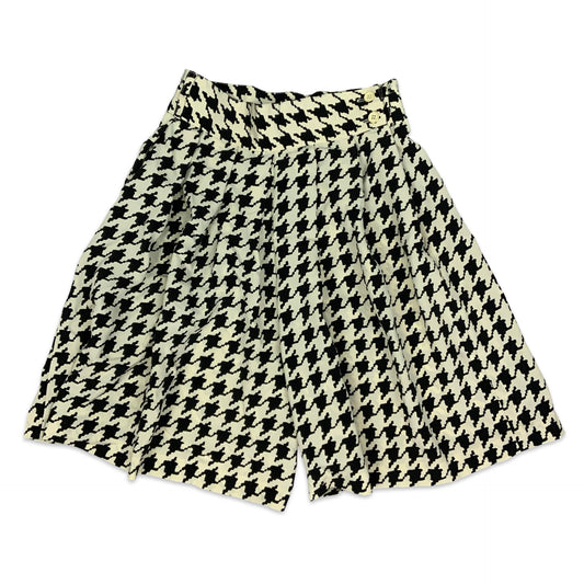 Vintage Black & White Houndstooth Pleated Shorts 8