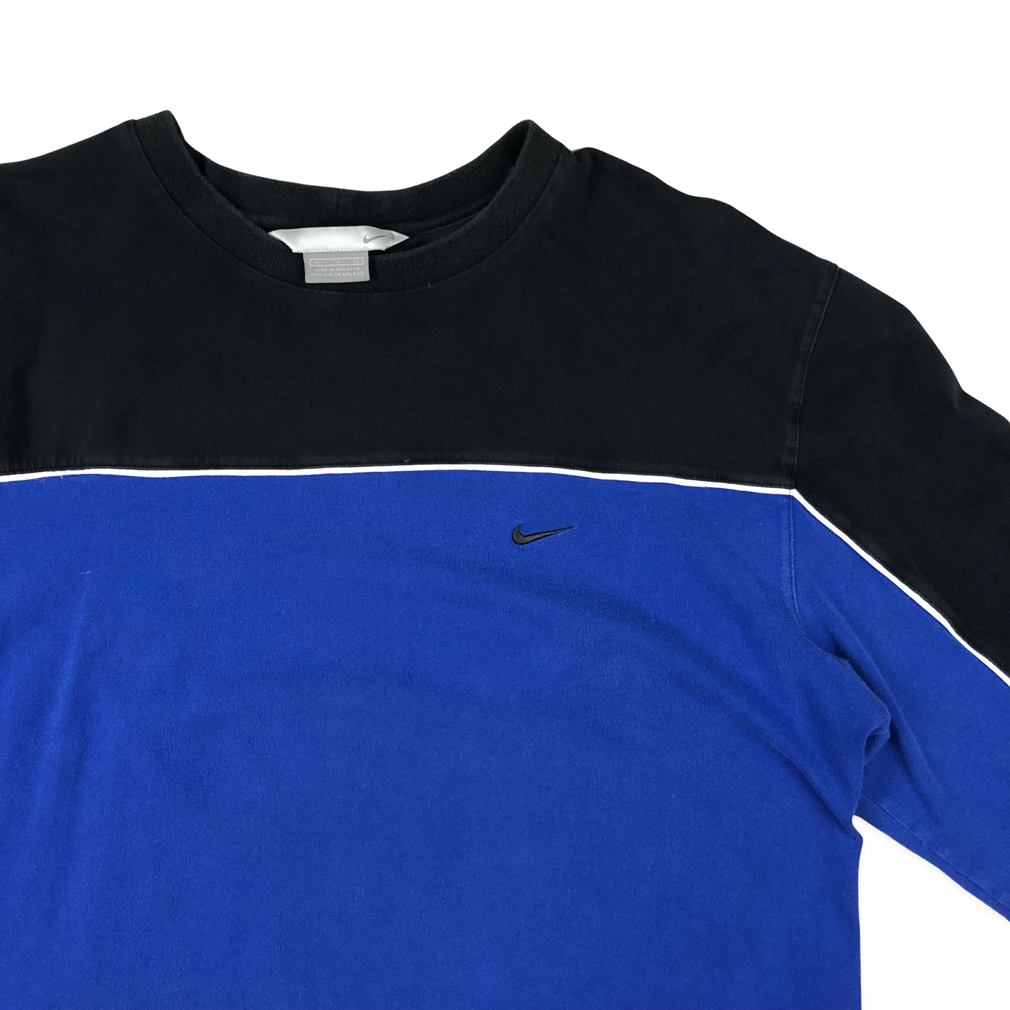 Vintage Y2K Nike Black and Blue Long Sleeved Tee