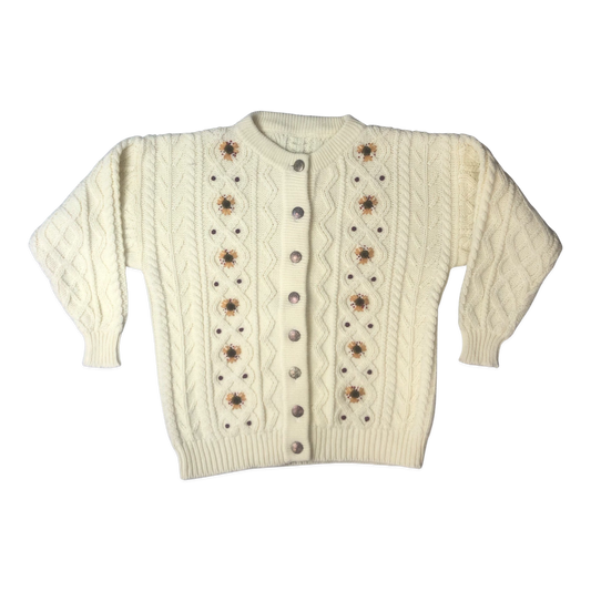 Vintage White Cardigan with Flower Embroidery 16