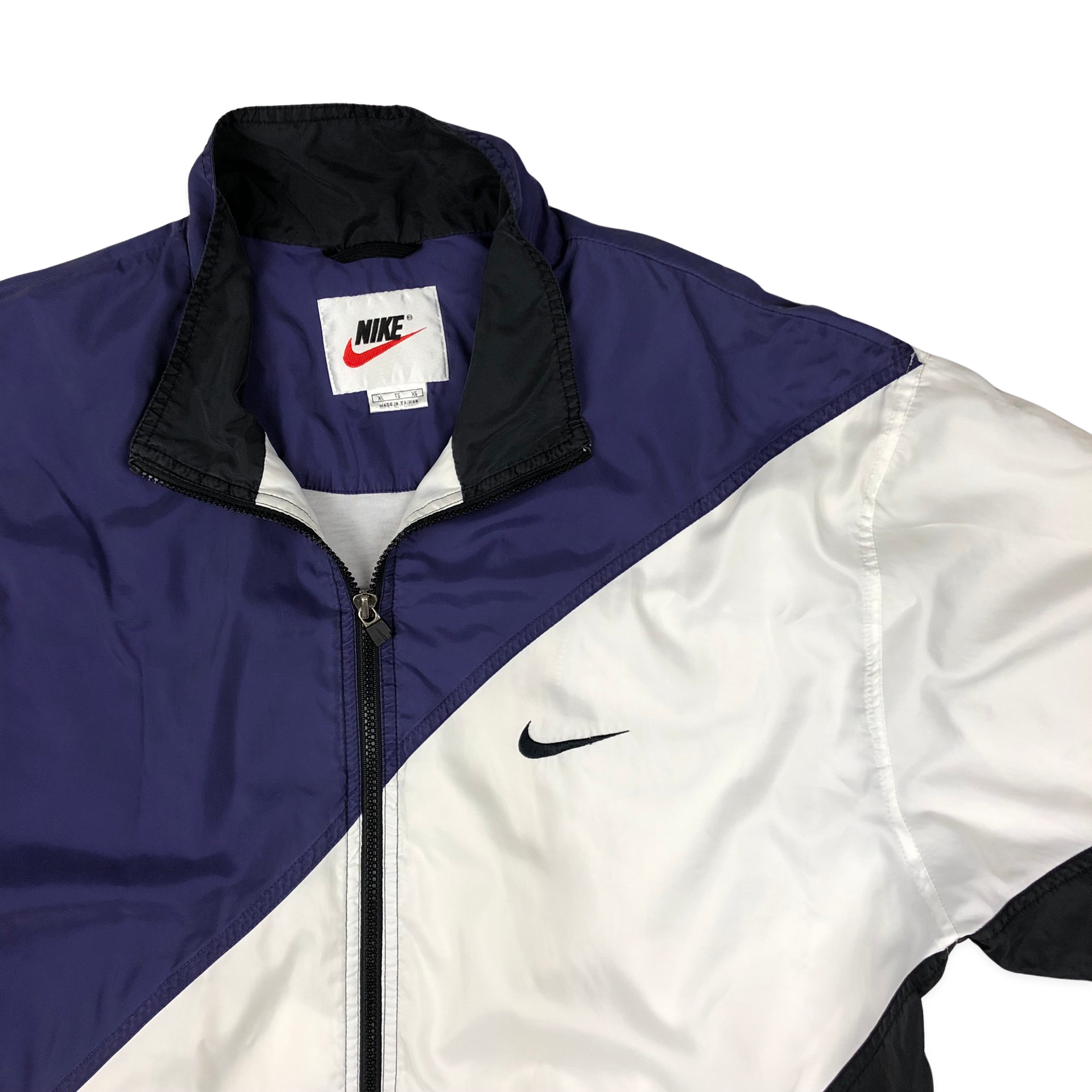 Nike Padded Hooded Jacket - Off Noir / White | Flatspot