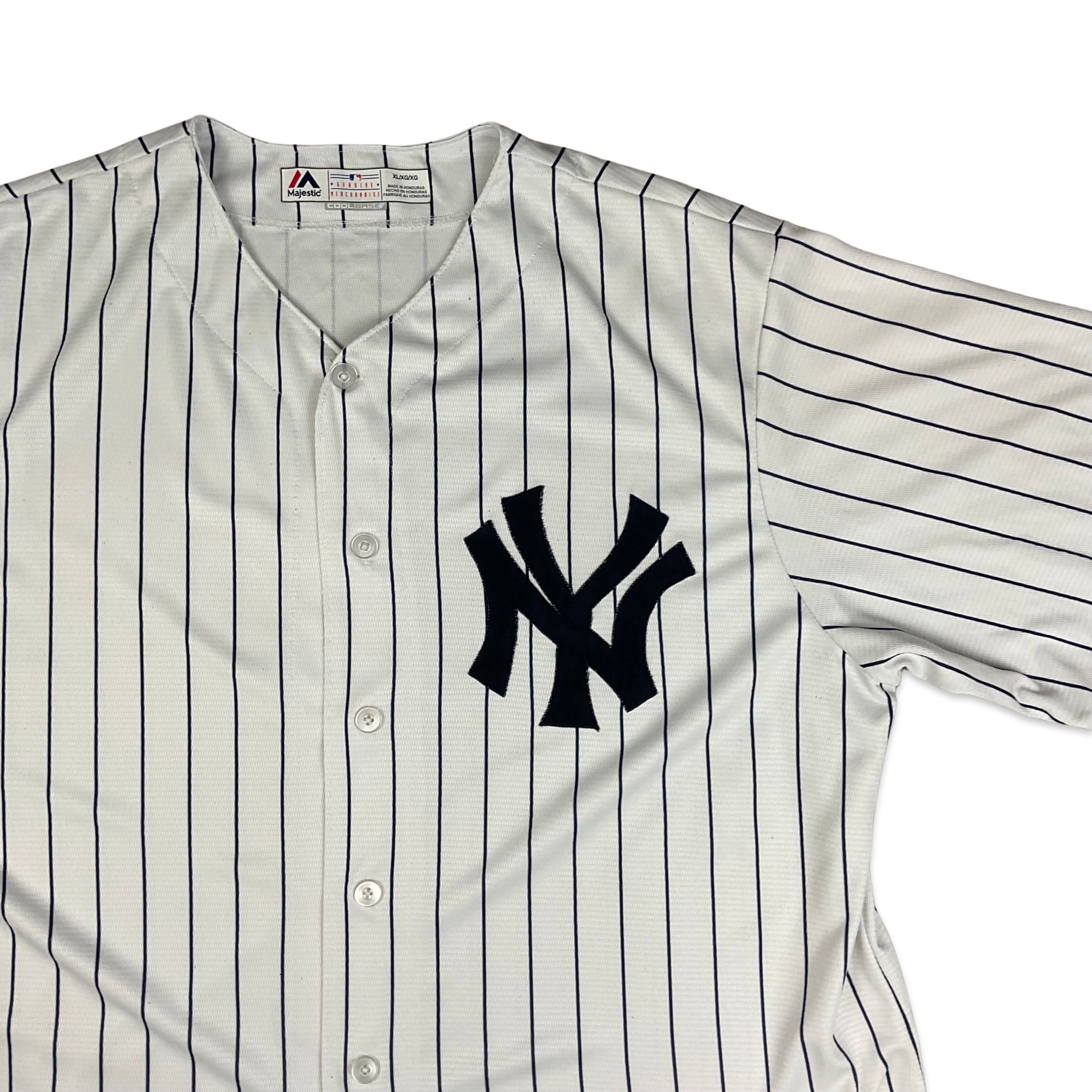 Black and shop white yankees jersey