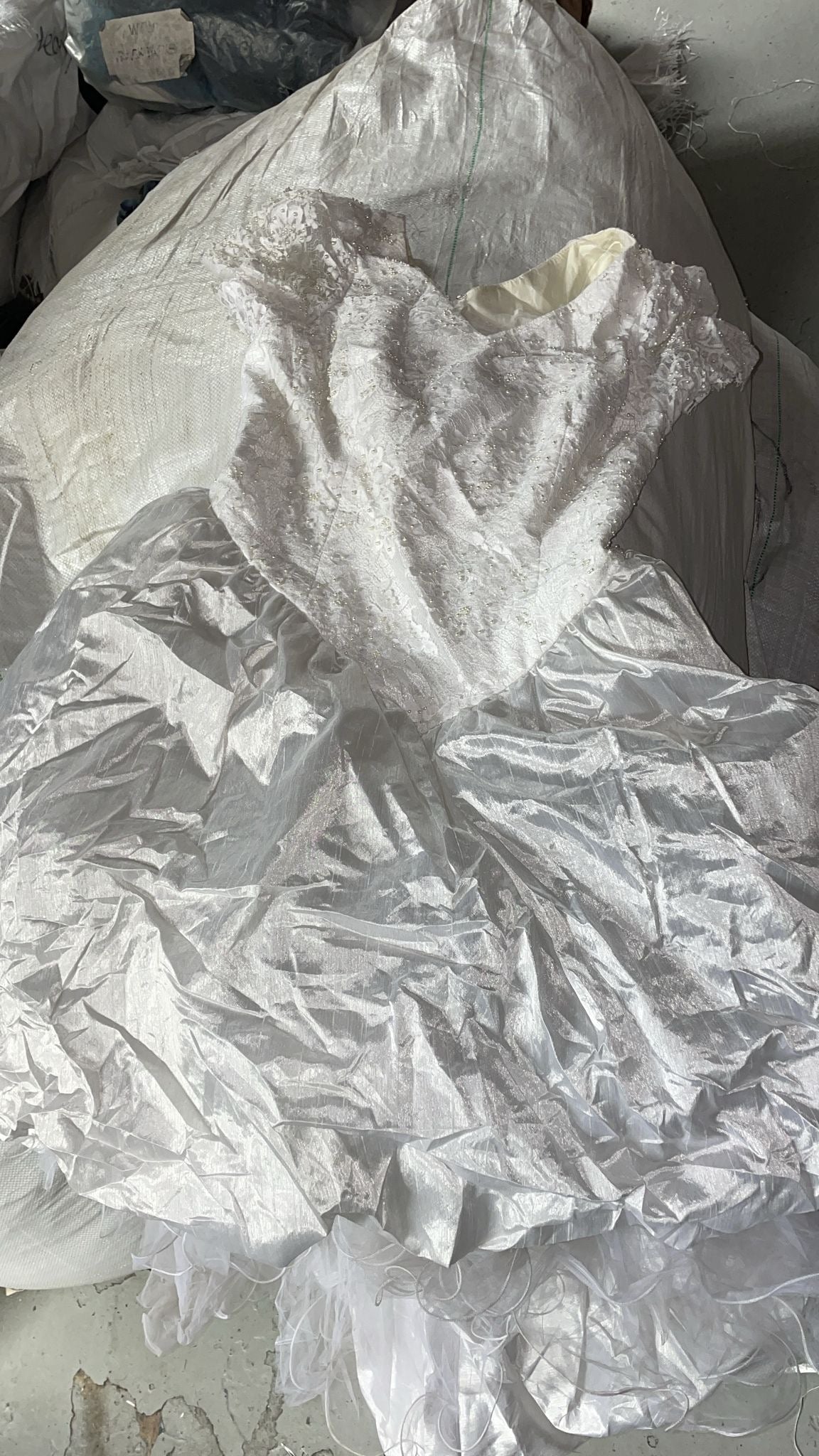 Wedding Dress 33kg / 66kg (Unopened Bale Wholesale)